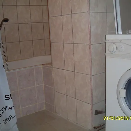 Gonzo Guest house 2*