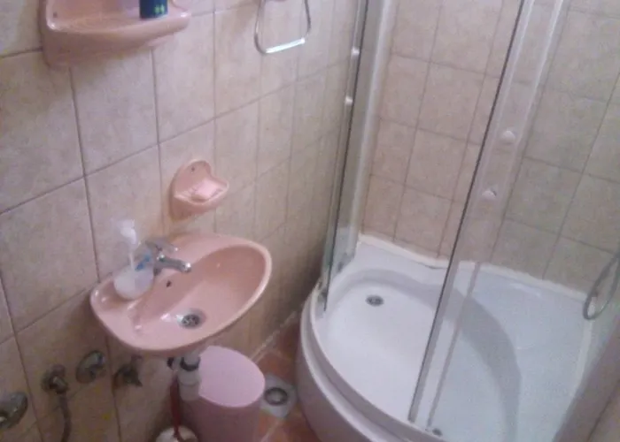 Gonzo Guest house 2*